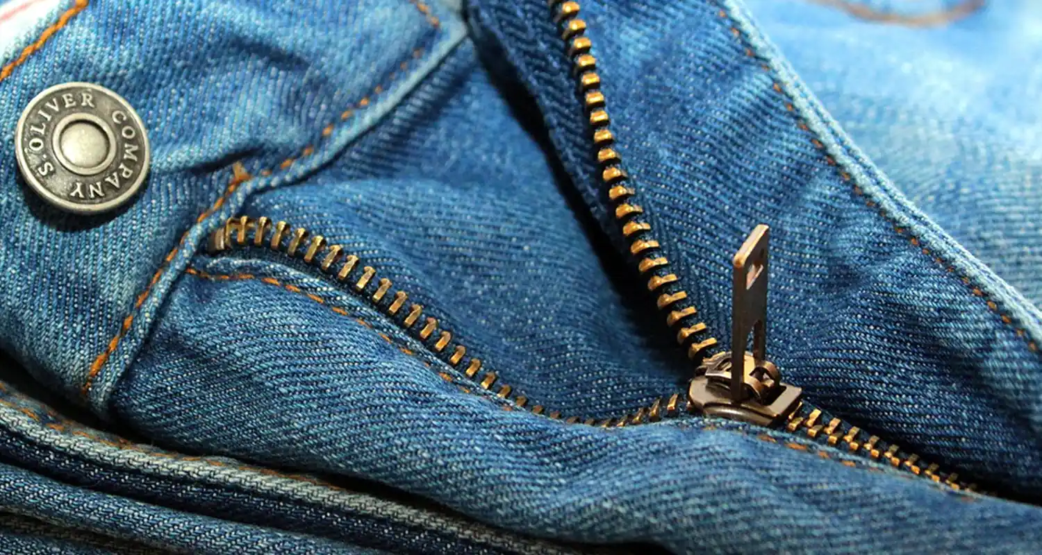 Jeans perche ci sono quei bottoncini minuscoli