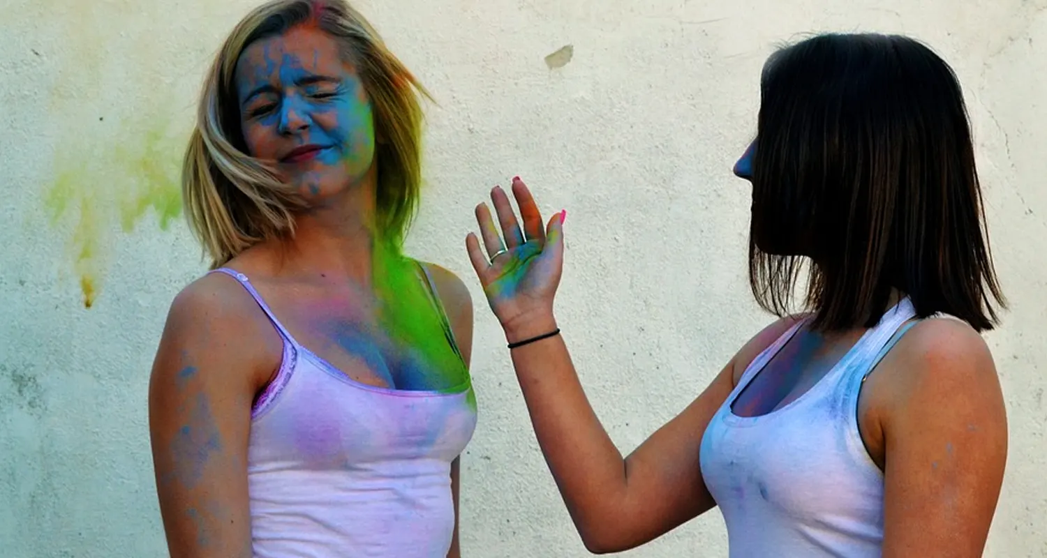 Face slapping le rughe si eliminano con gli schiaffi