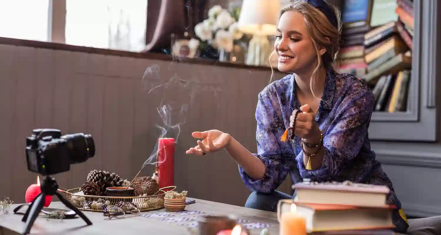 Le persone che parlano da sole sono dei geni lo rivela la scienza