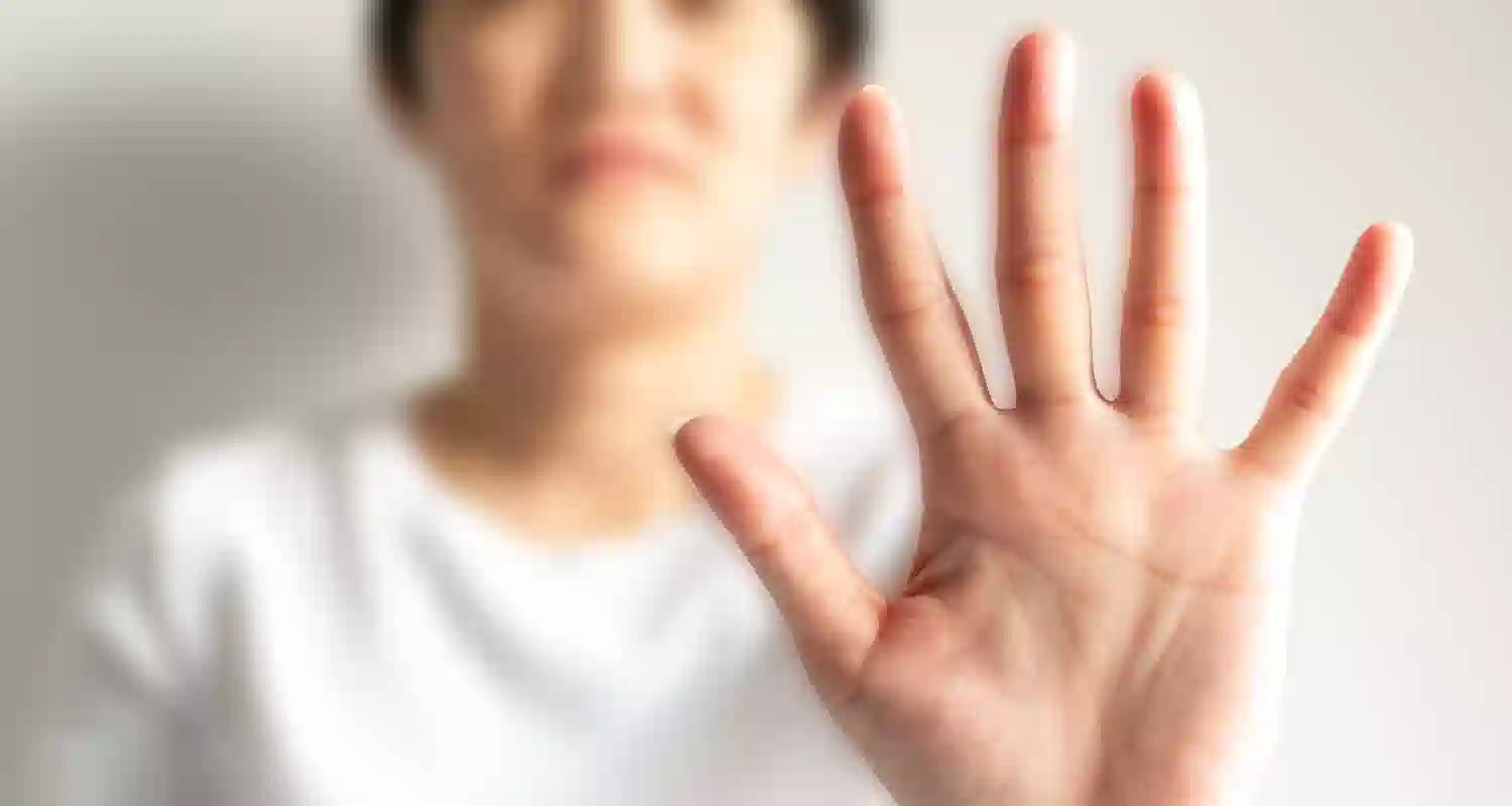 Afefobia quando il contatto fisico diventa terrore