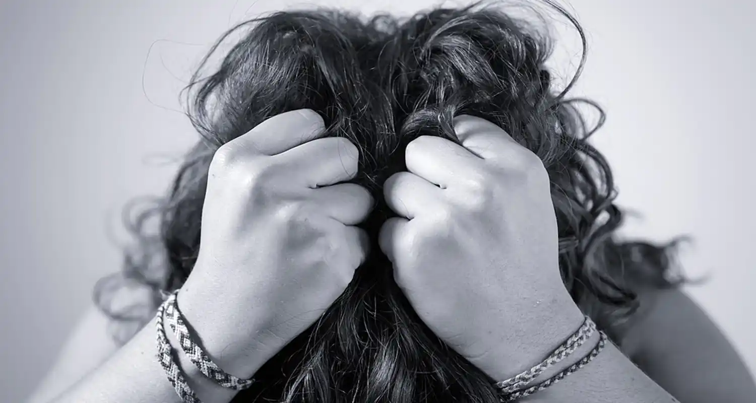 Tricotillomania il bisogno ossessivo di strappare capelli e peli