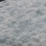 Cina un fiume ricoperto interamente di schiuma di detersivo