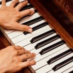 Intelligenza Artificiale che riproduce composizioni al pianoforte