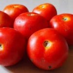 Pomodori e sgombro alimenti utili contro invecchiamento