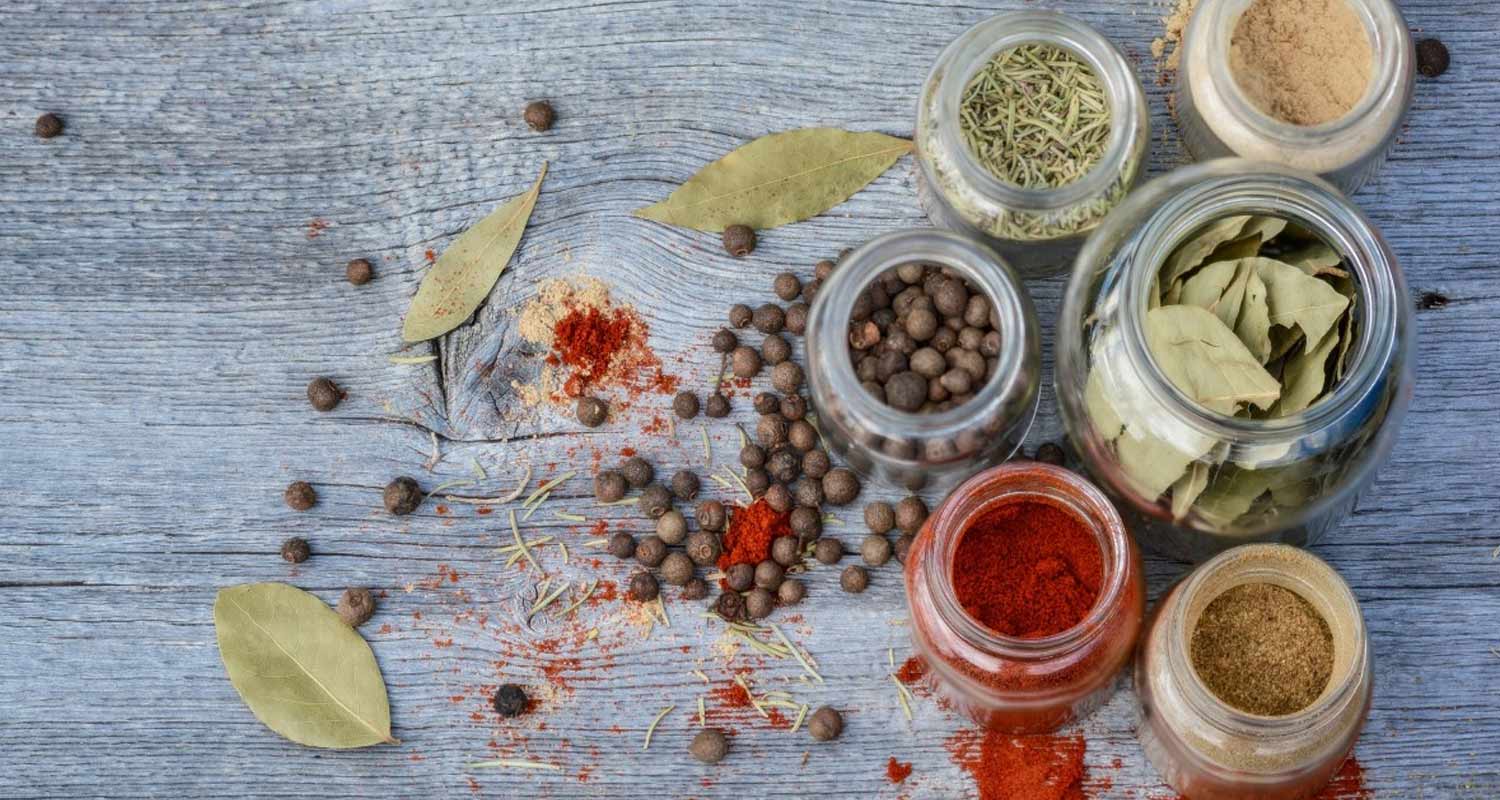 Conosci la differenza tra erbe e spezie