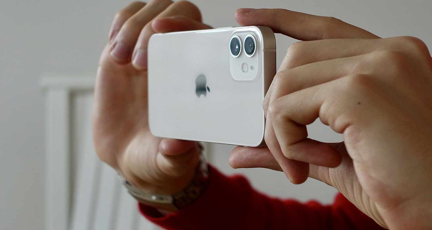 Perde il suo iPhone lo ritrova 10 anni dopo nella tazza del bagno