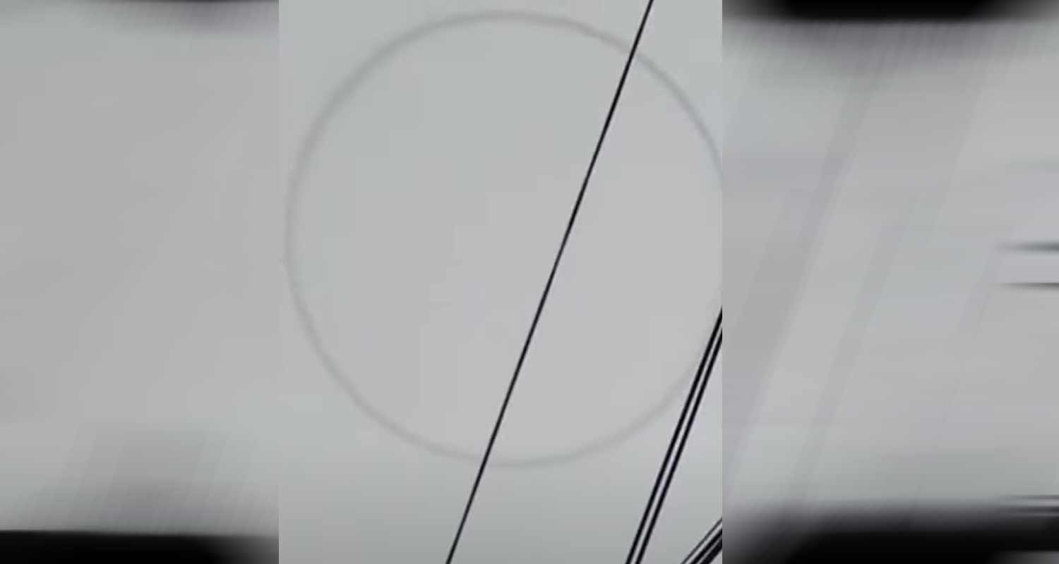 Un cerchio perfetto appare nei cieli de India