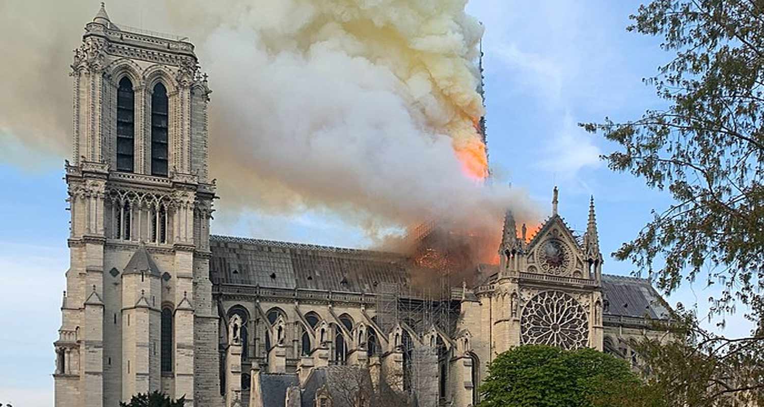 Un sarcofago dalla forma umana trovato sotto Notre Dame