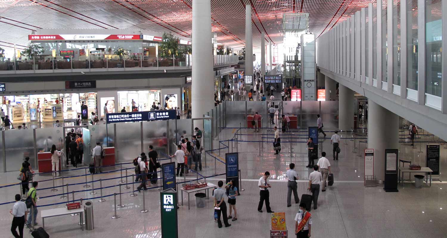 Cinese vive per 14 anni in aeroporto voleva fumare liberamente