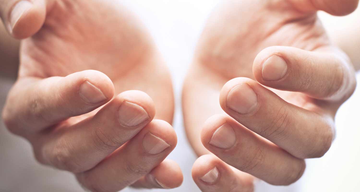 Energia delle mani attraverso le dita puoi guarire tutto il corpo