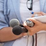 Giornalista turca mostra la mappa della Grecia e invita a non andare in vacanza