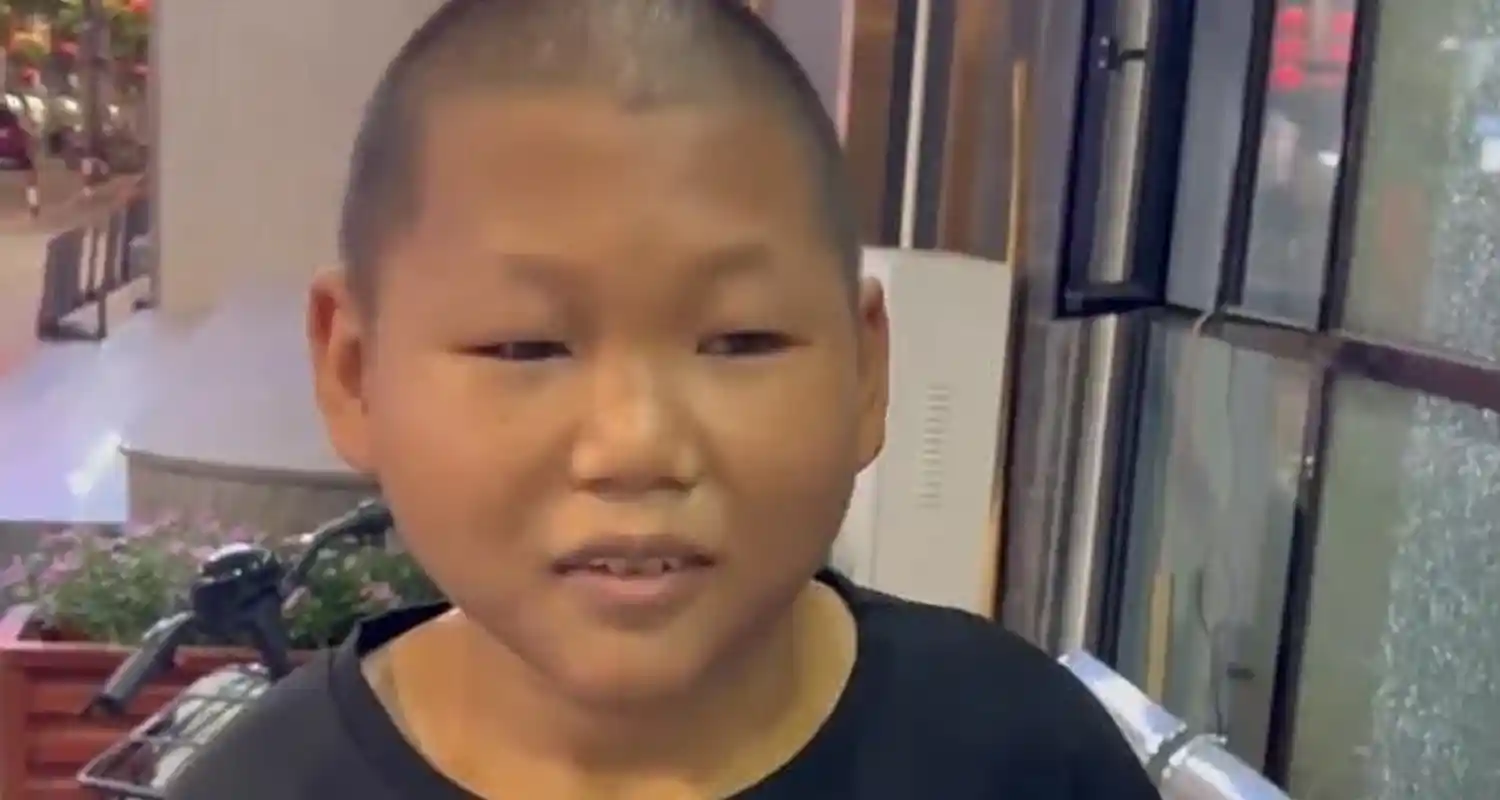 Adulto sembra un bambino e non riesce a trovare lavoro