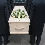 Al funerale scoppia la rissa ci vogliono 10 auto della polizia