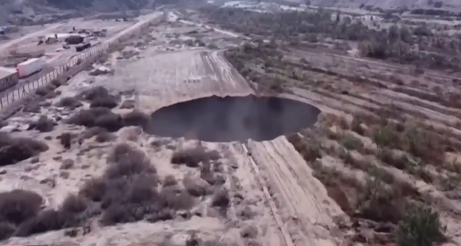 Incredibile buco si forma in Cile si avvia indagine