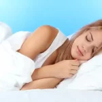 Dormire a pancia in giu o di lato deforma la mascella