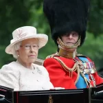 Pazza teoria La regina era gia morta sostituita da un ologramma