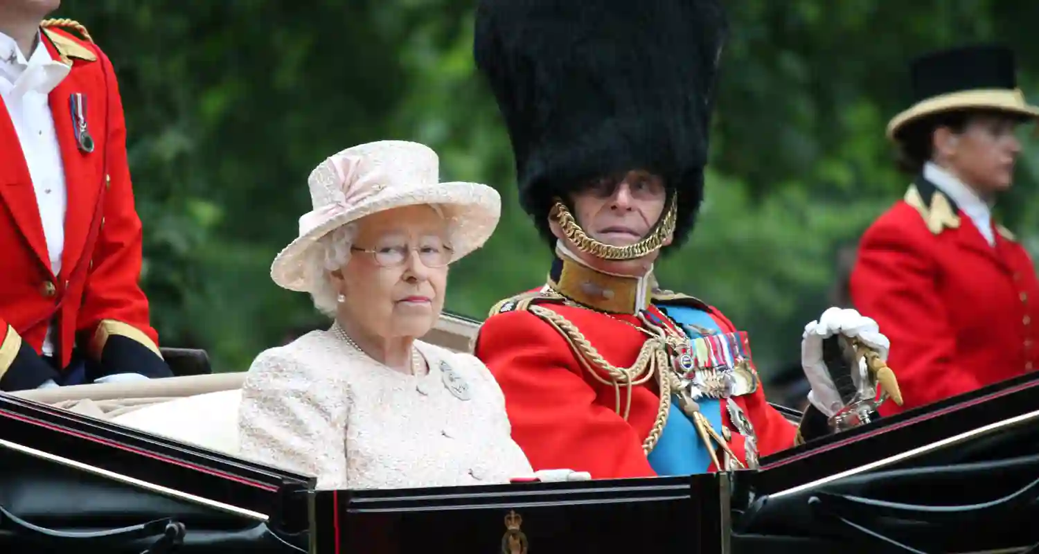 Pazza teoria La regina era gia morta sostituita da un ologramma