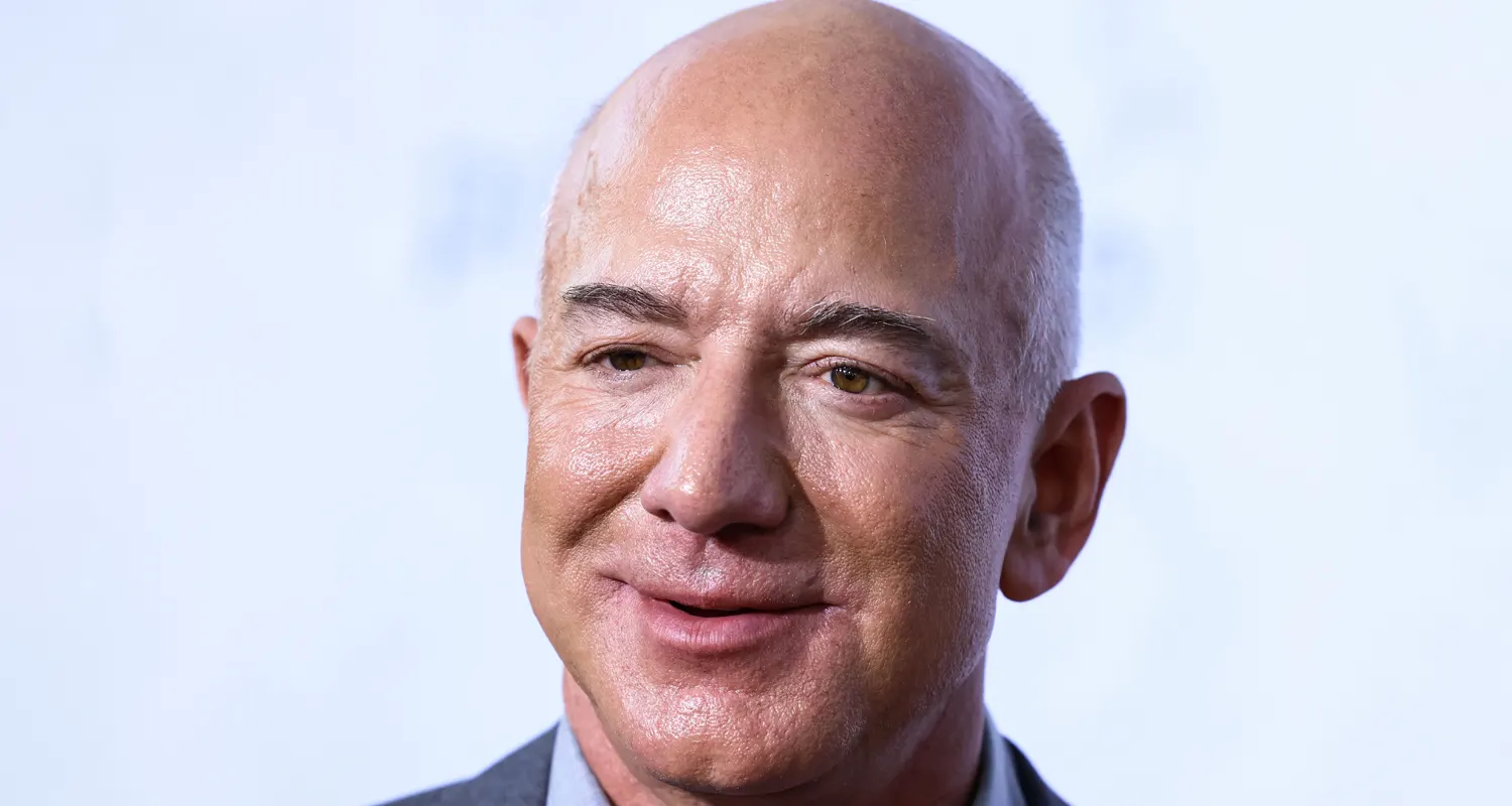Jeff Bezos sta regalando tutto perche