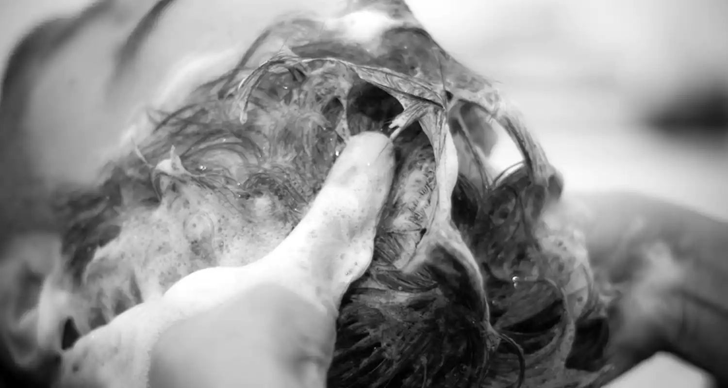 Lavare i capelli in determinati giorni porta male