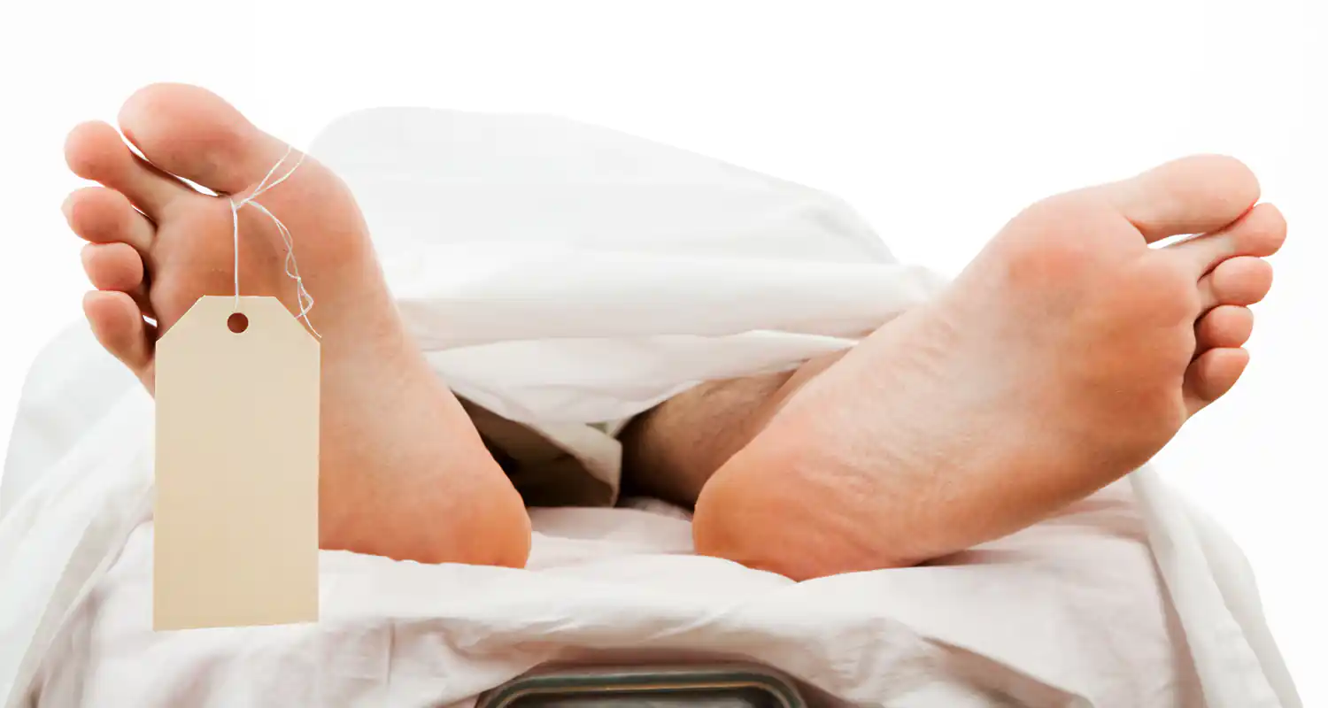 5 ore in un sacco in obitorio poi la sorpresa