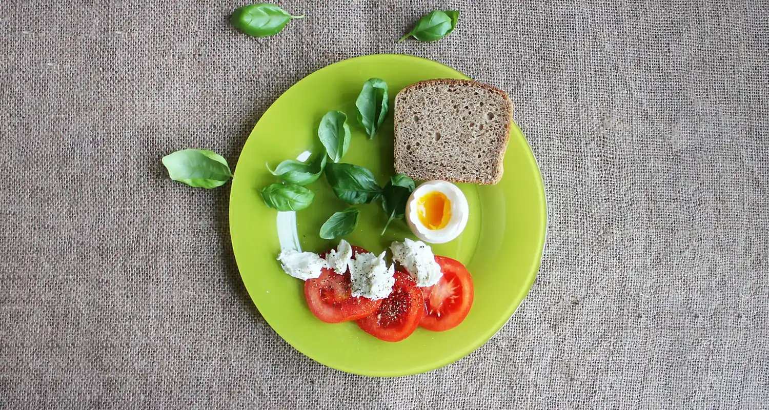 Il colore dei piatti cambia il gusto del cibo