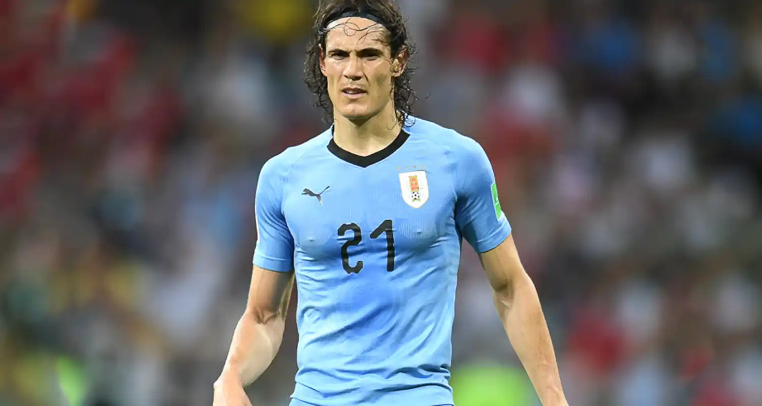 Uruguay eliminato e Cavani sfonda il monitor del VAR
