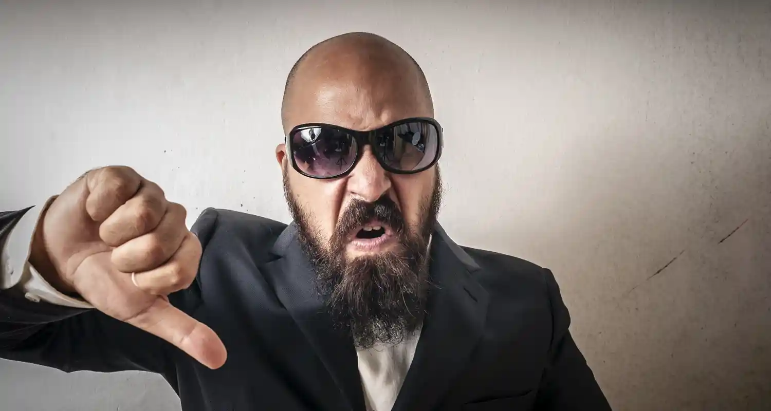 Nel Regno Unito arrivano i buttafuori per le battute