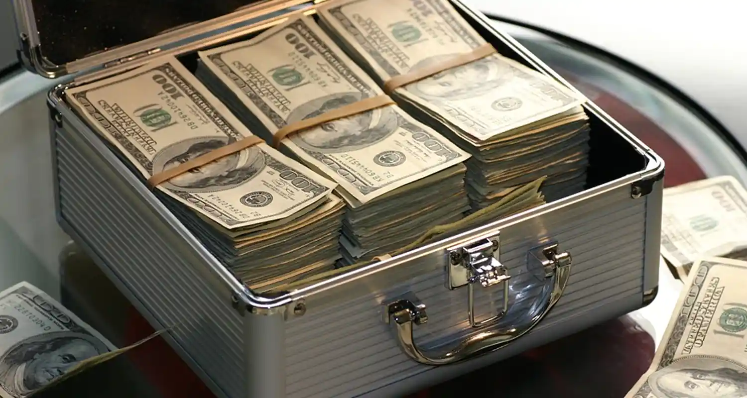 Si trova 92 triliardi di dollari versati su Paypal non sa come