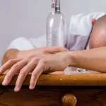 Alcol e paracetamolo perche non e una buona idea mescolarli