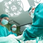 Spende 120mila euro per allungarsi le gambe