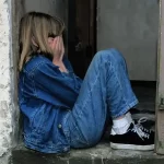 La disperazione dei fan di Matthew Perry perche piangiamo la morte delle star