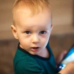 Il tablet e lo smartphone non possono sostituire la tata