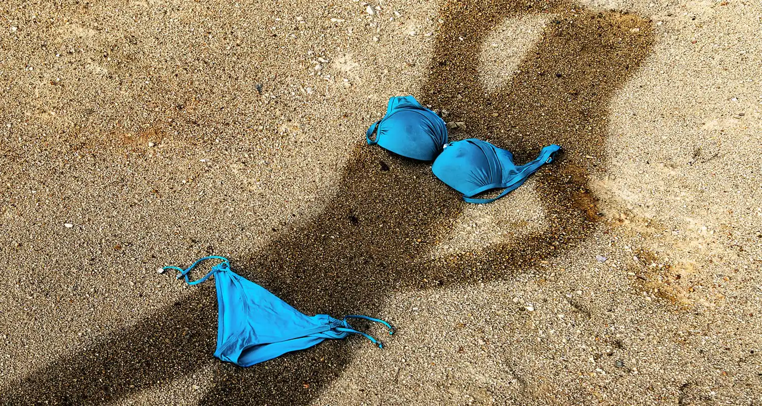 Vende un bikini usato gli offrono 2 euro e litigano online