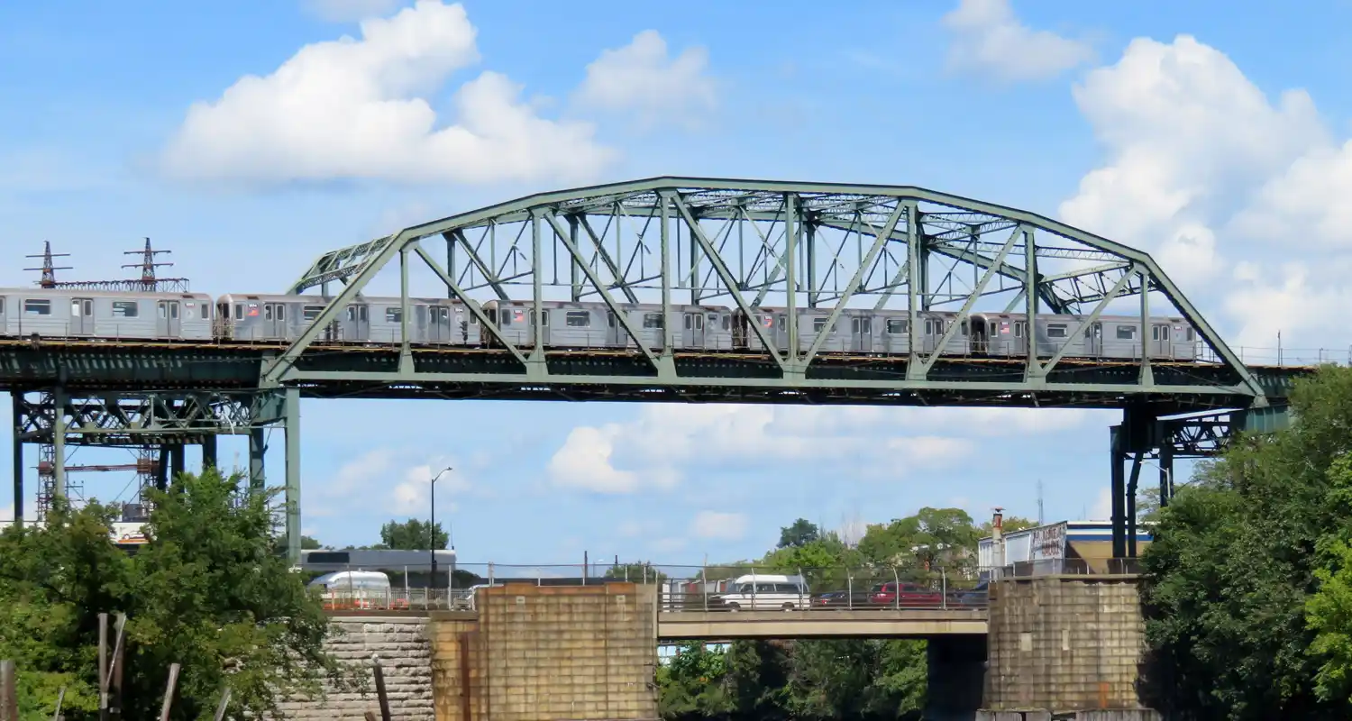 New York Caldo estremo, il ponte di ferro si scioglie