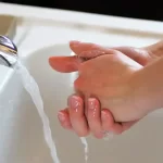 Ecco perchè devi assolutamente lavarti il viso appena sveglio