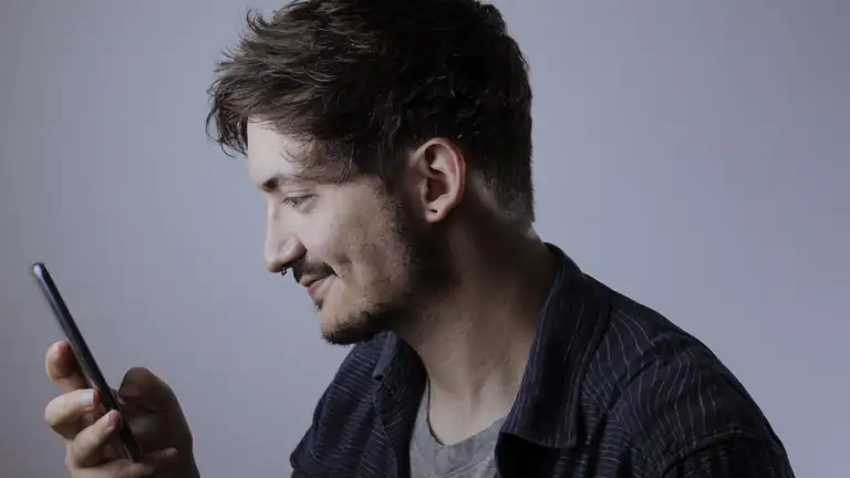 Chi ha un iPhone diventa snob lo rivela un sondaggio