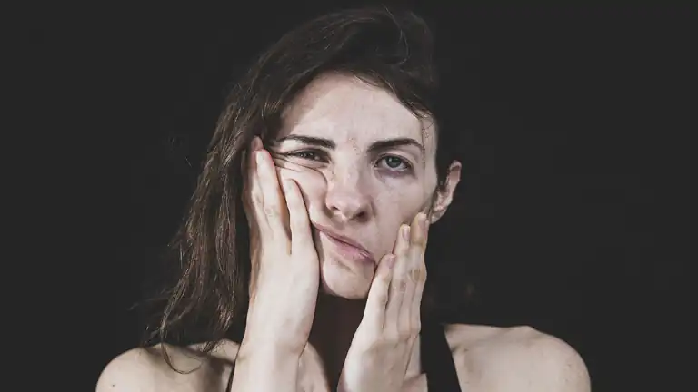 La Sindrome di FOMO Paura di Perdere Opportunità in un Mondo Sempre Connesso