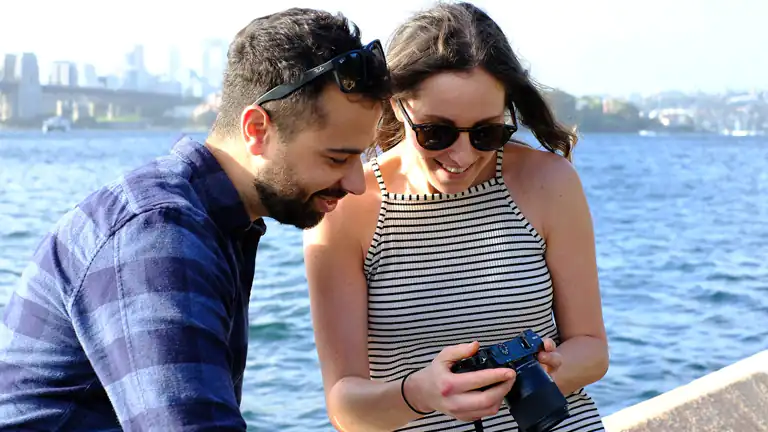 Se ti congratuli con una coppia di fidanzati sei un cafone
