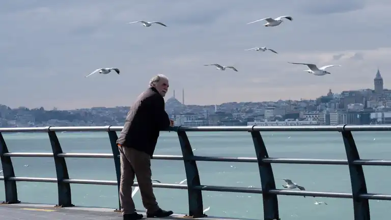 Ecco cosa rimpiangerai quando sarai anziano