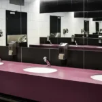 Perché non dovresti mai usare gli asciugatori nei bagni pubblici