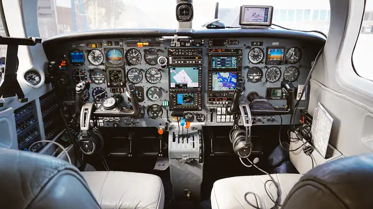 Pilota diventa virale dopo aver condiviso online quanto guadagna