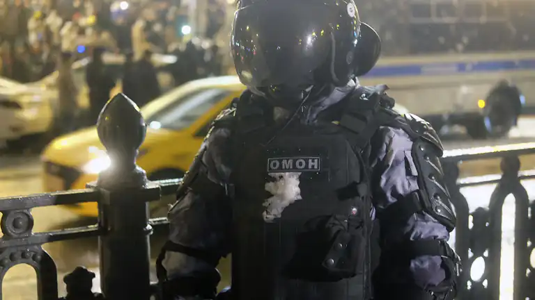 Russia Cittadini arrestati o multati perchè sembrano troppo gay