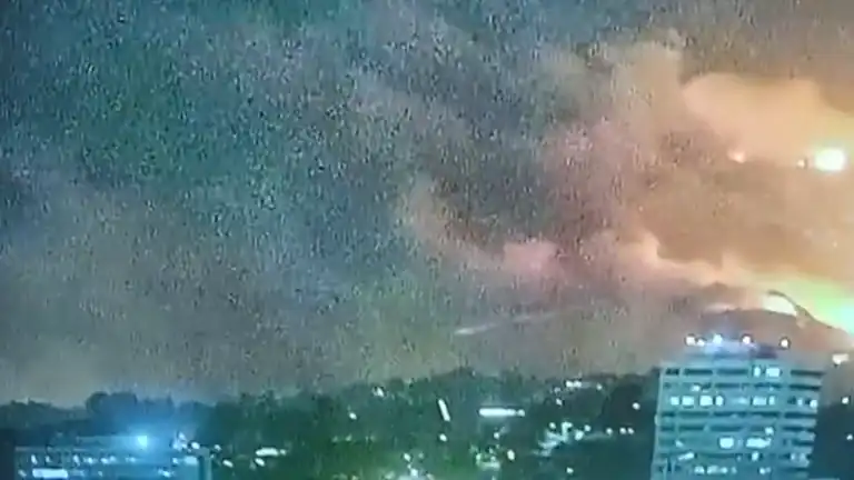 Sfere Misteriose Avvistate sopra gli Incendi in California