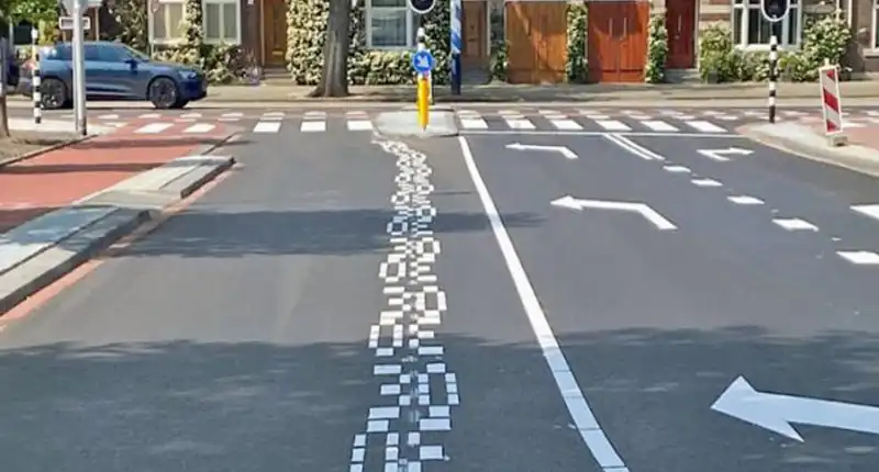 Che succede se calpesti questa segnaletica