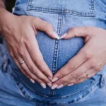 Donna bianca da alla luce un bambino di colore e fa causa alla clinica