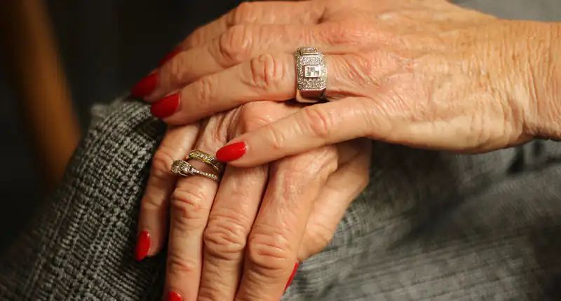 Le tue unghie rivelano quanto vivrai