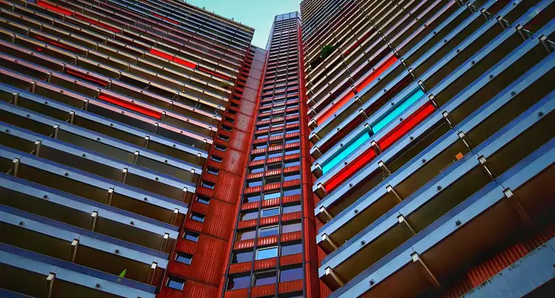 Giappone Donna Chiude il Marito Nudo sul Balcone Muore per Ipotermia