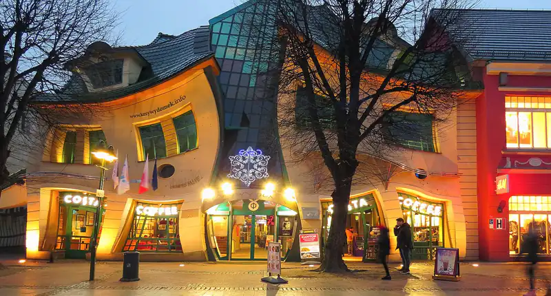 La Casa Storta di Sopot edificio più surreale della Polonia