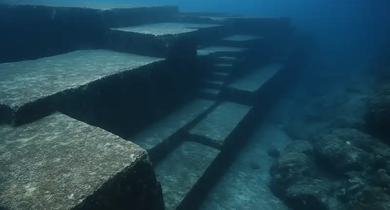 Atlantide Giapponese di Yonaguni città sommersa o meraviglia naturale
