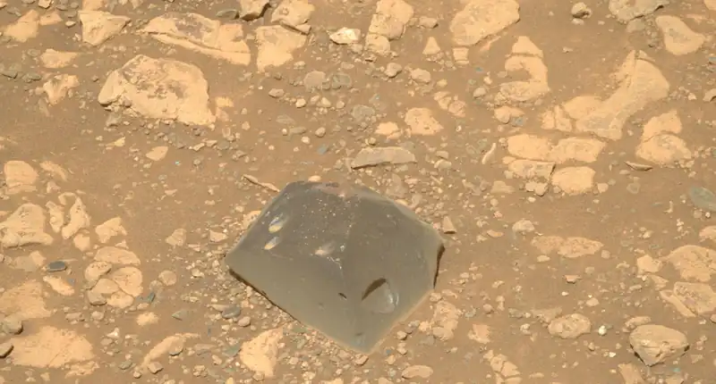 Da dove arriva quella strana roccia su Marte